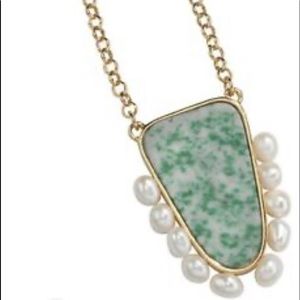 ParkLane Genuine Jade and Pearl Pendant Neclace!